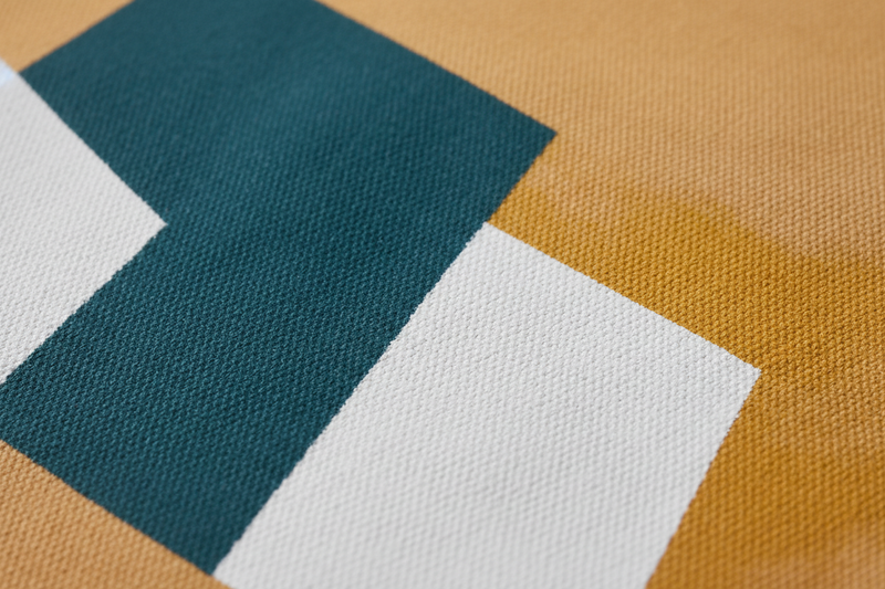 How to Choose Between Heat Transfer and Screen Printing?