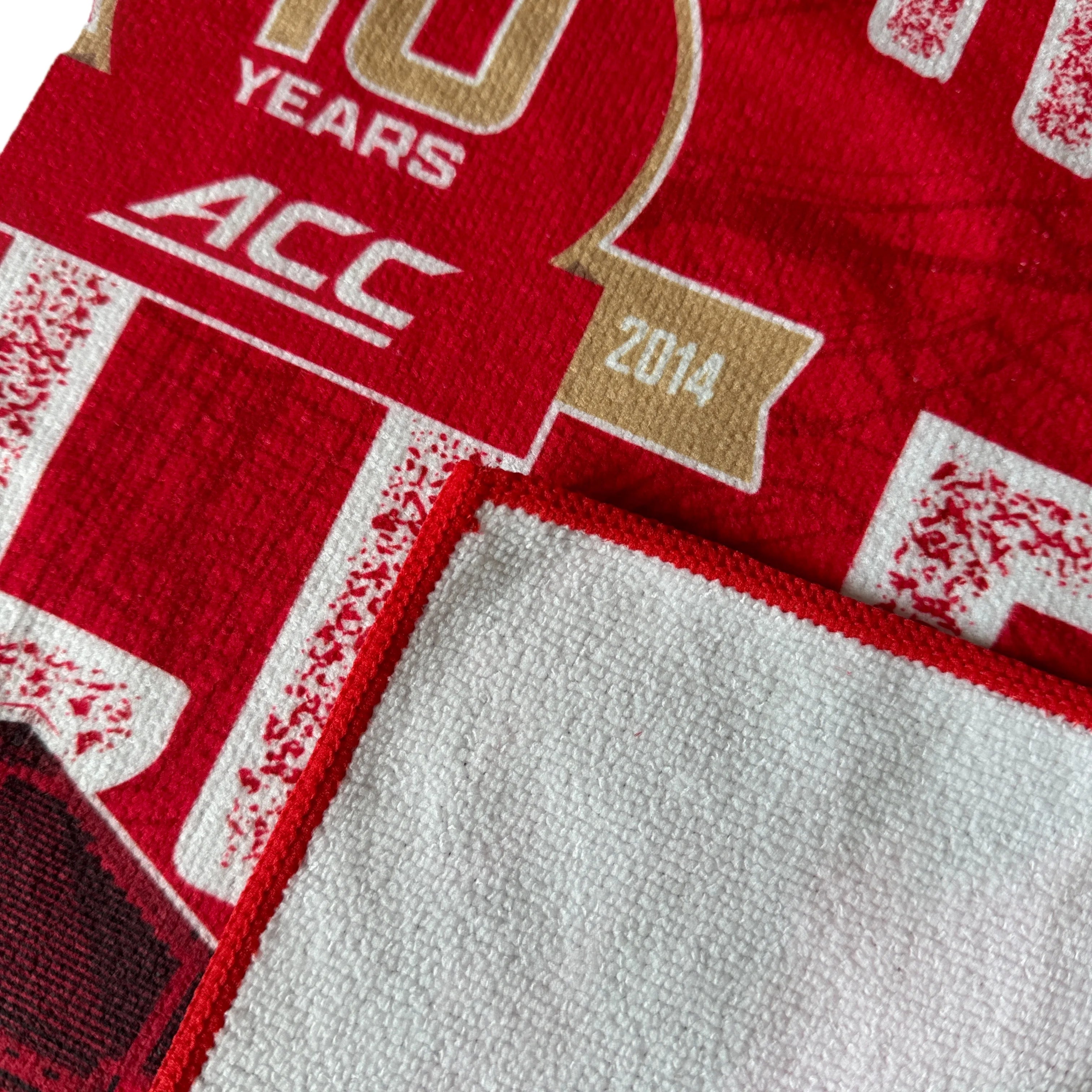 Custom Microfiber Gym Towel with Logo | 50 Pcs MOQ | 200gsm Quick-Dry Towel