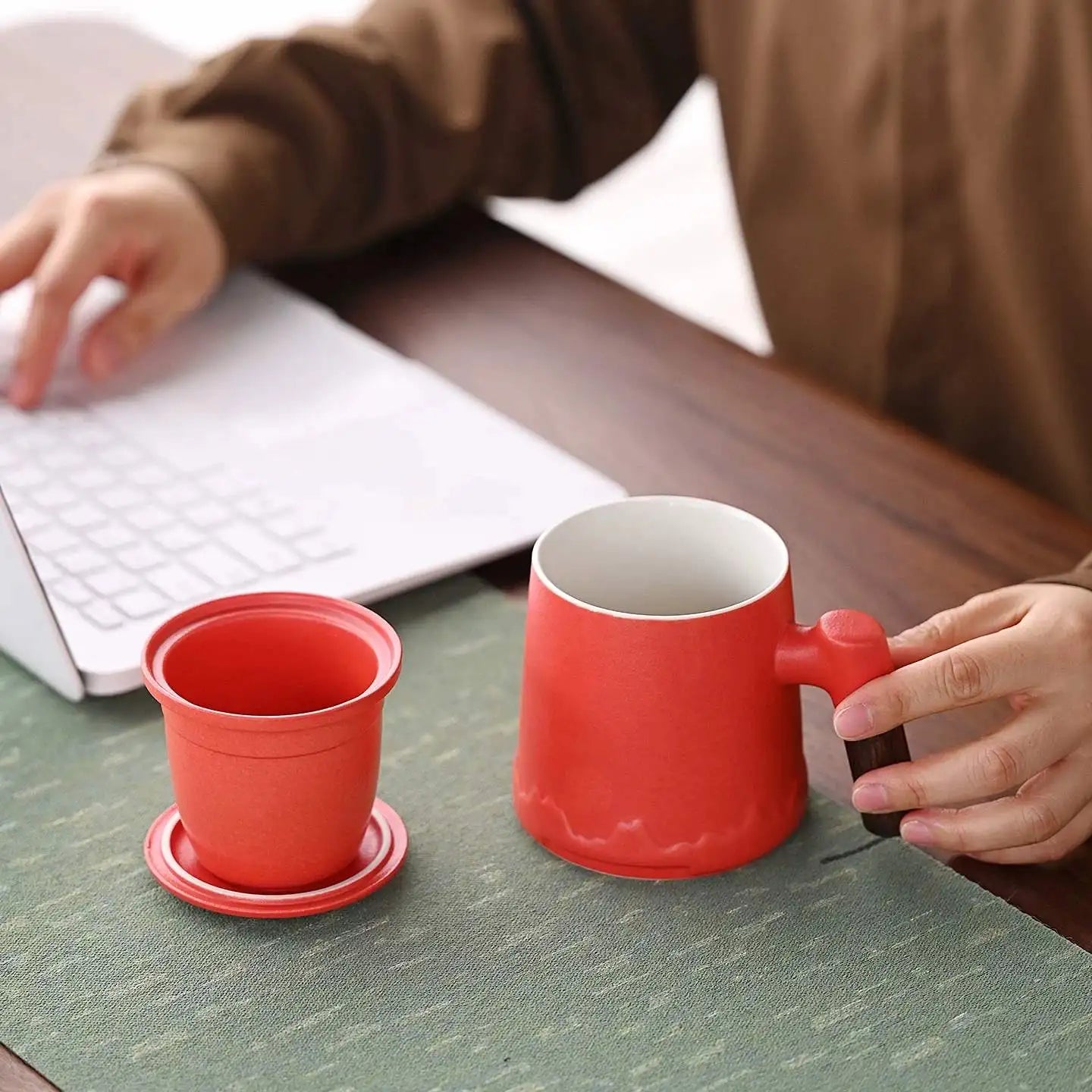 Custom Ceramic Mug Gift Set with Box | 50-Piece MOQ for Employee Recognition