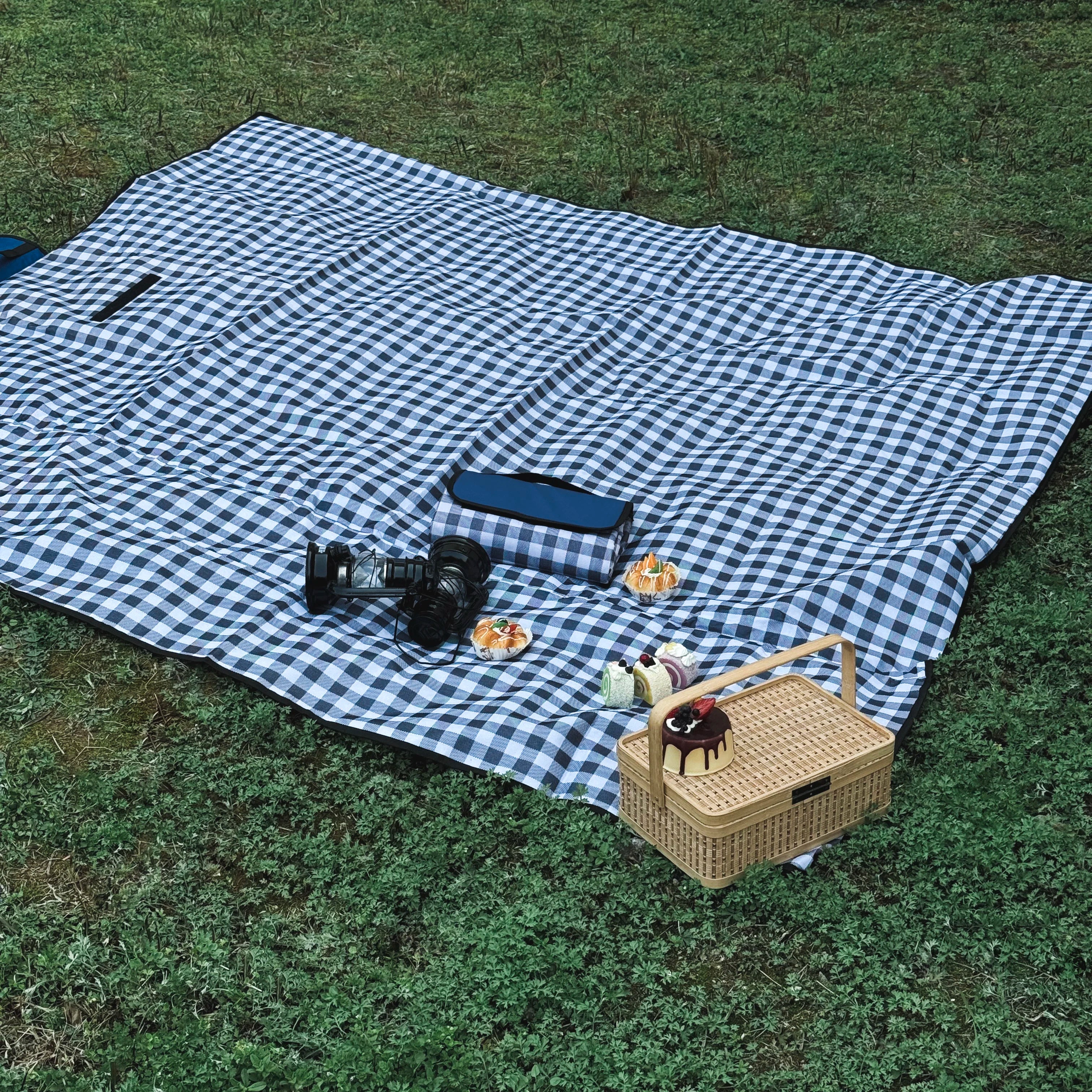 Custom Waterproof Picnic Blanket 79x79 | 600D Oxford, 10 MOQ, 9-Day Lead Time