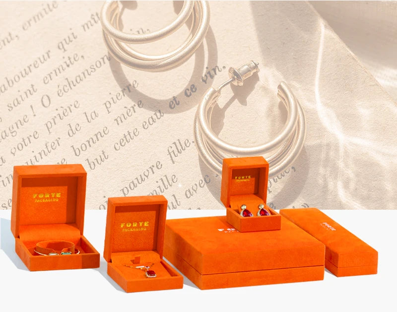 Custom Velvet Jewelry Box with Gold Logo Hot-Stamping | Bulk Packaging for Necklaces & Bracelets