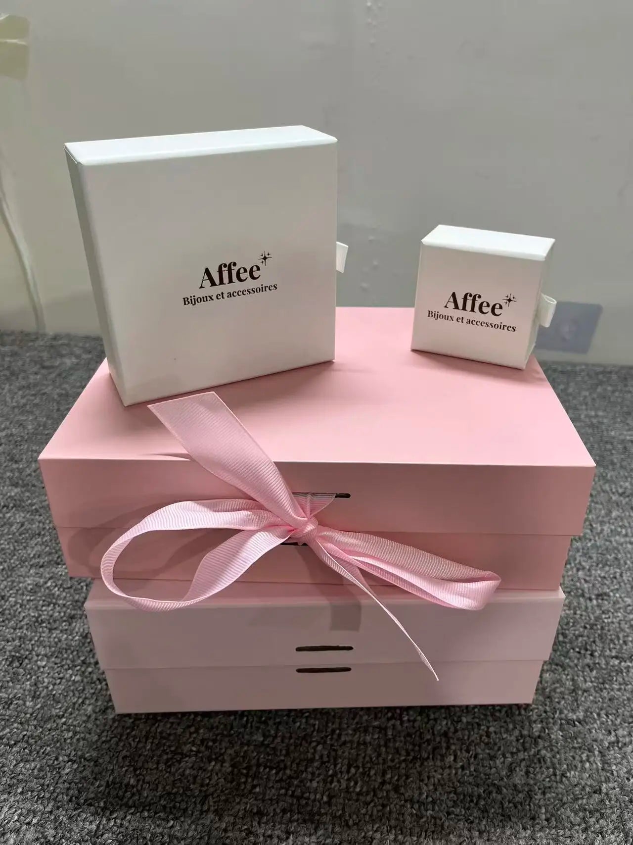 Custom Magnetic Foldable Gift Box: Coated Paper, Four-Color Print, Matt Lamination