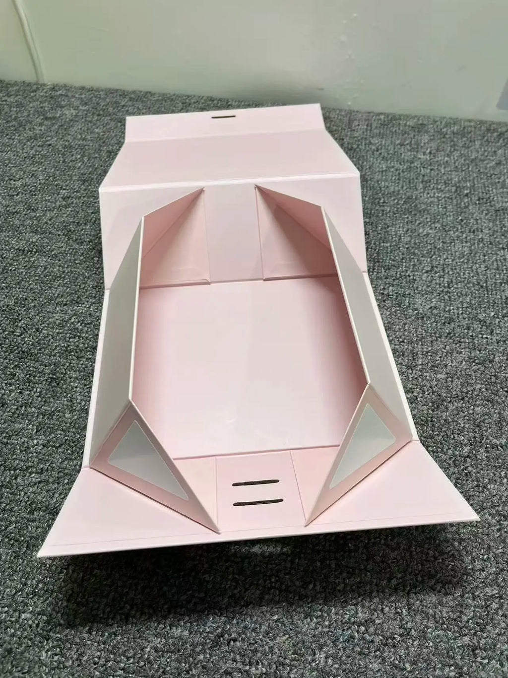 Custom Magnetic Foldable Gift Box: Coated Paper, Four-Color Print, Matt Lamination