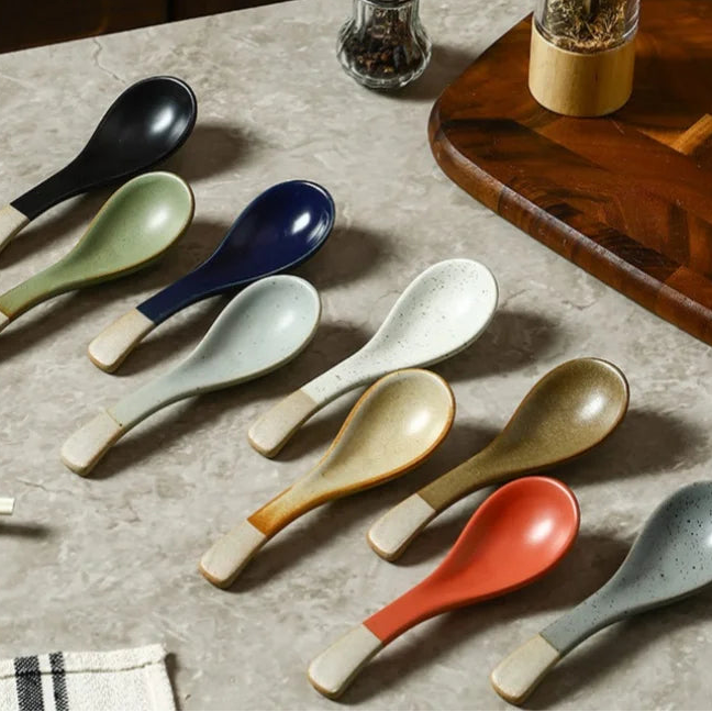 Custom Porcelain Spoons: 30mL, 3mm, BSCI/FDA | Japandi Tableware for Restaurants & Hotels