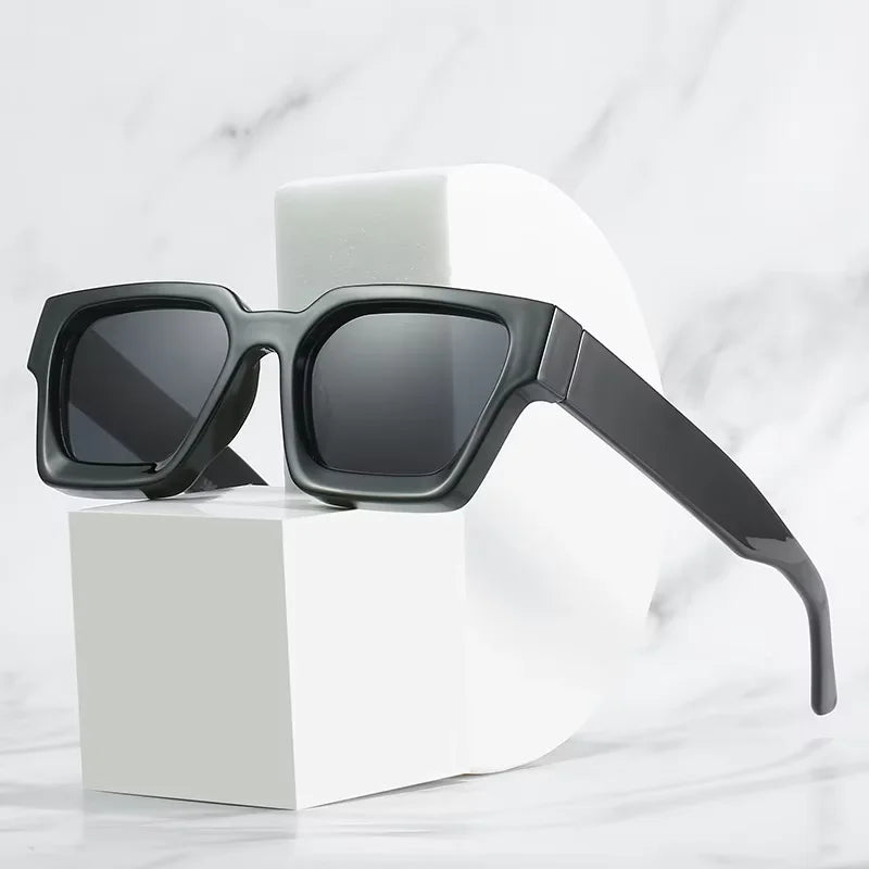 Custom UV400 Sunglasses | 30-Piece MOQ & 7-Day Lead Time | PC Frame | Fashion & Corporate Gifts