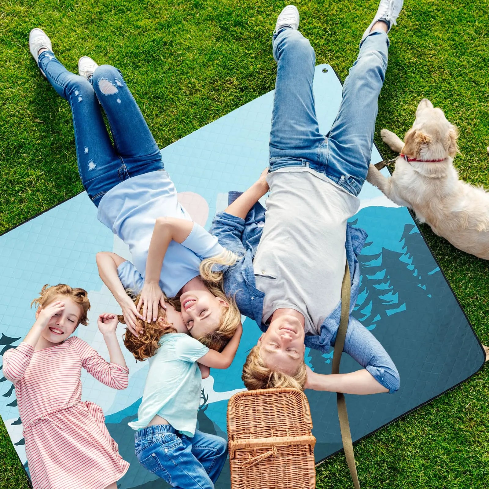 Customized Logo Waterproof Compact Camping Mat Foldable Outdoor Portable Picnic Blanket