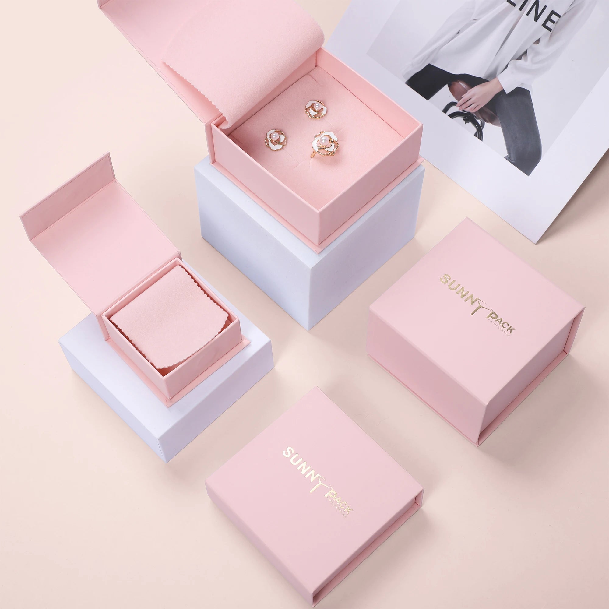 Custom Jewelry Boxes with Logo – Magnetic Closure, Velvet Insert