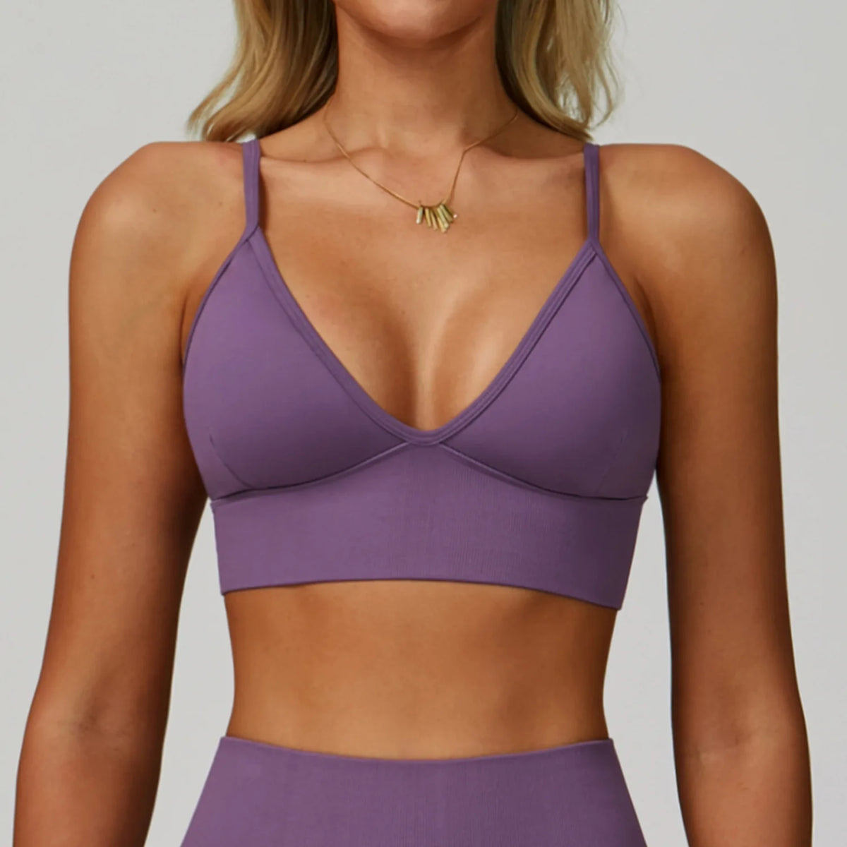 Custom Seamless Activewear with Logo | MOQ 100 Wholesale