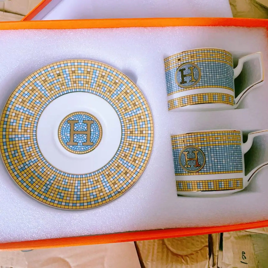 Bone China Dinnerware Gift Set with Gold Inlay | 2-Set MOQ for Corporate Gifts