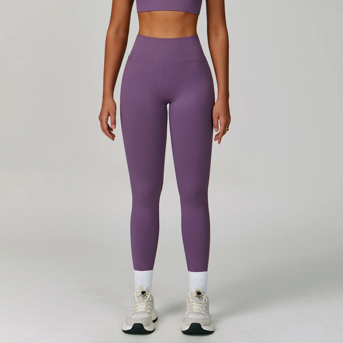 Custom Seamless Activewear with Logo | MOQ 100 Wholesale