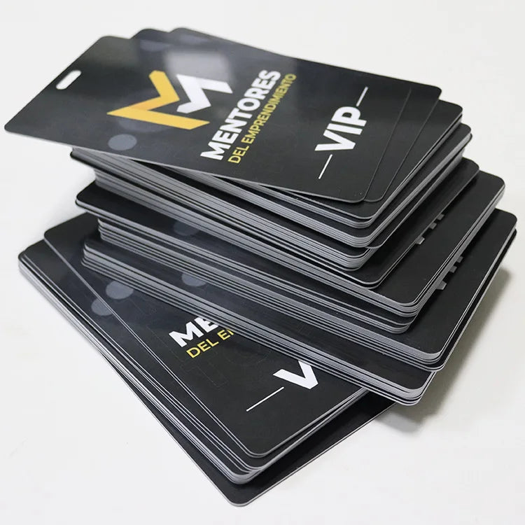 Custom Lanyards and Badges with Logo | MOQ 100 pcs | 10-Day Lead